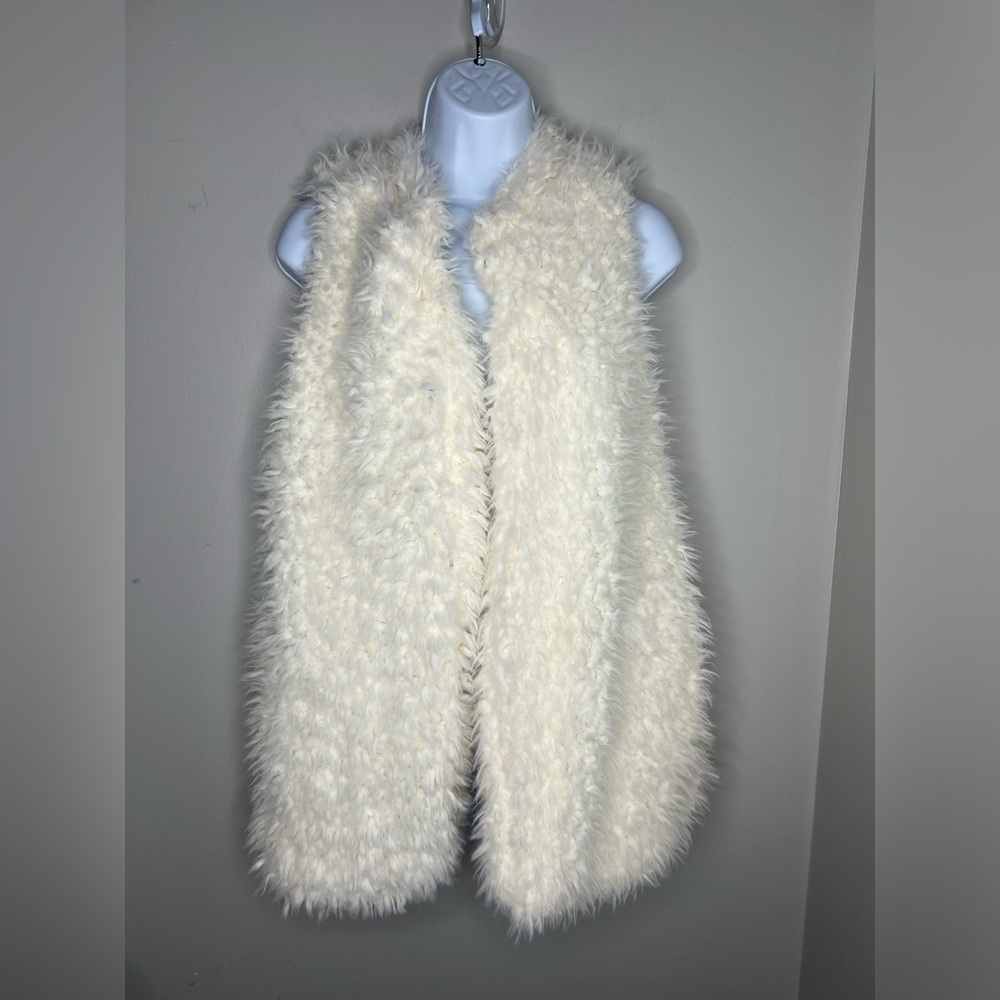 Bobbie Brooks oversized fuzzy long vest. Small. Hook and eye closure. Soft! - Picture 1 of 7
